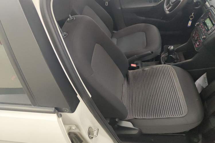 Used Volkswagen Jetta 2017 1.5L Manual Fashion Edition
