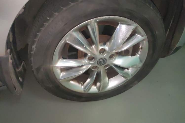 Used Luxgen Great 7 SUV 2011 2.2T Four-Wheel Drive ZhiZun Version
