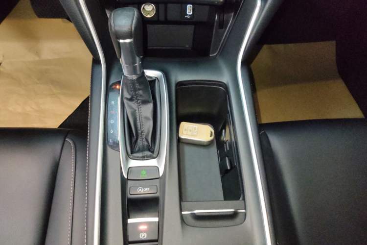 Used Honda Inspire 2019 260TURBO Elegant Edition China VI Emission Standard Gear Lever