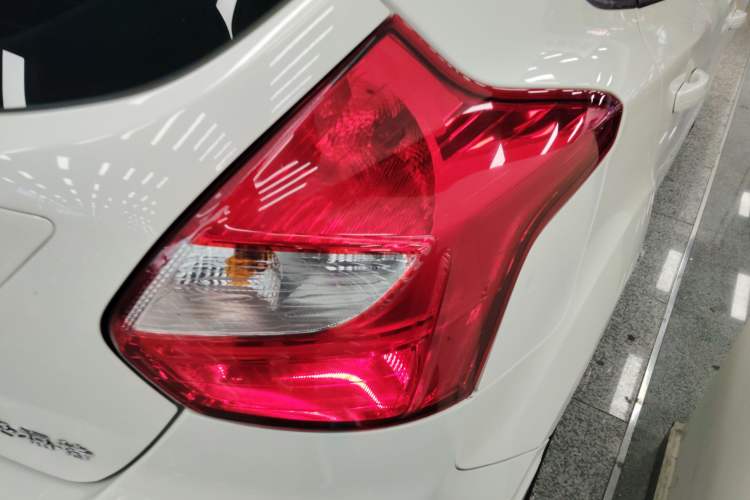 Used Ford Focus 2012 Hatchback 1.6L Automatic Fashion Edition