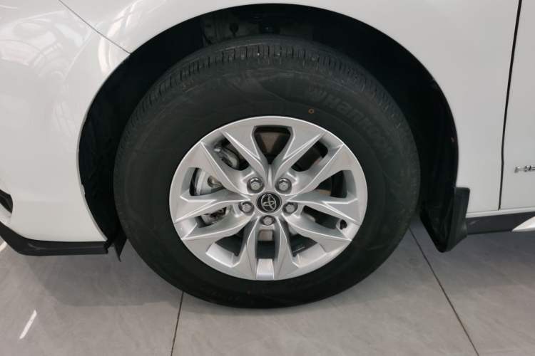 Used Toyota Granvia 2024 2.5L Hybrid Comfort Edition
