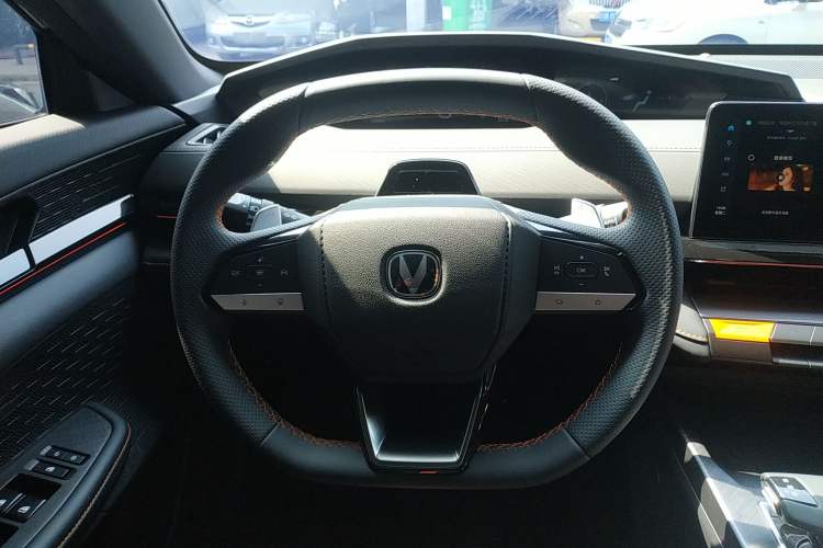 Used CHANGAN UNI-V 2024 1.5T Prestige Edition
