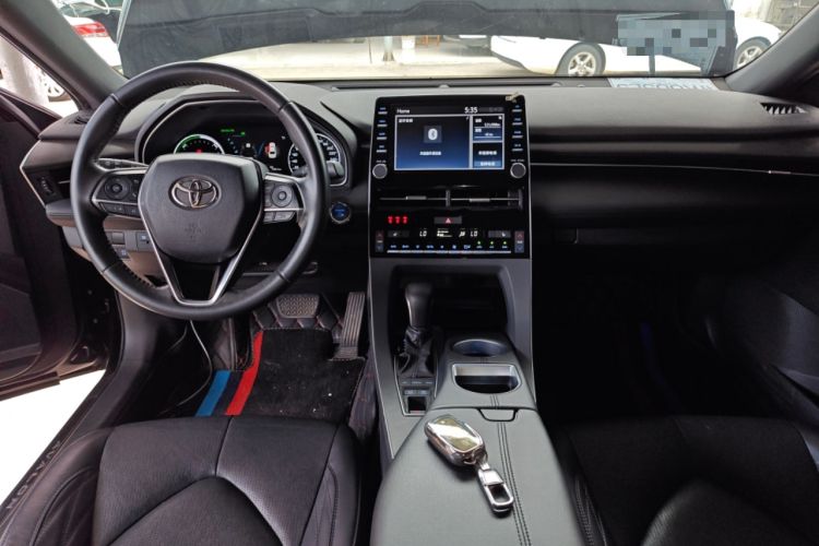 Used Toyota Avalon 2019 Dual-Engine 2.5L XLE Prestige Version China VI Standard
