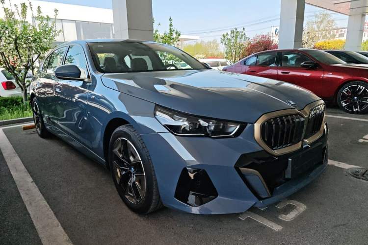 Used BMW i5 2024 eDrive 35L Luxury Model with M Sport Package
