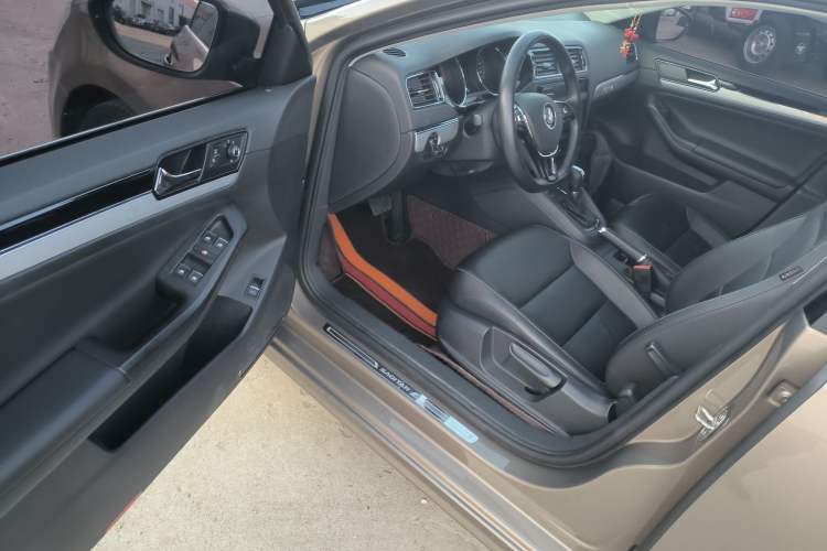 Used Volkswagen Sagitar 2018 180TSI DSG Prestige Edition Driver Seat