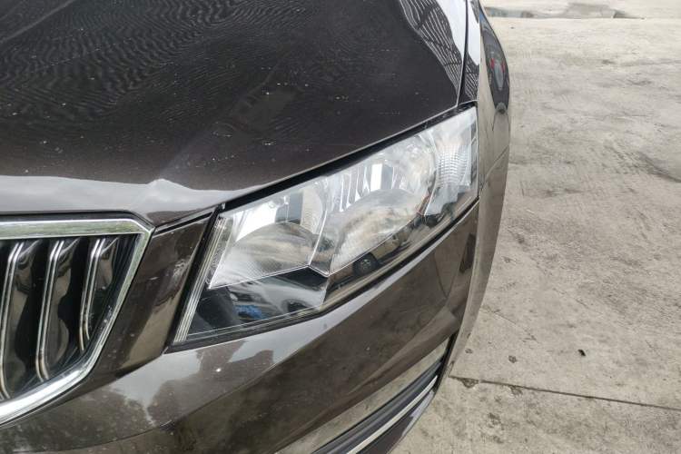 Used Skoda Octavia 2017 1.6L Automatic Smart Drive Edition Left Front Headlight