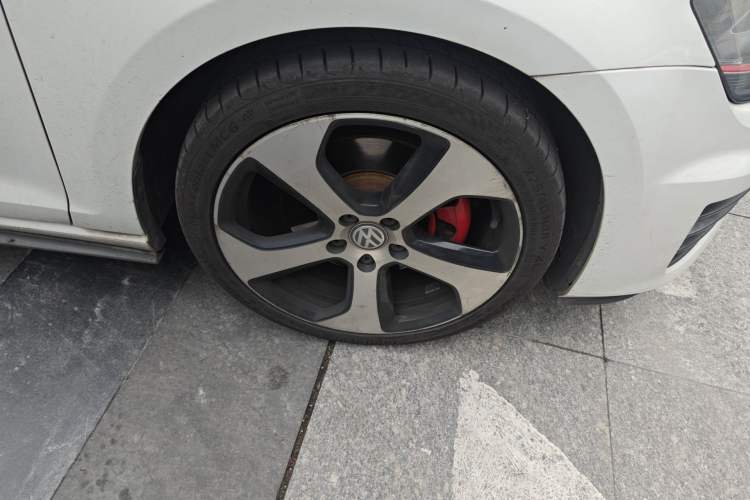 Used Volkswagen Golf GTI 2016 2.0 TSI GTI Right Front Wheel Hub