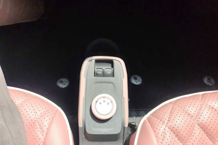 Used Chery QQ Ice Cream 2025 155km Sundae Edition Gear Lever