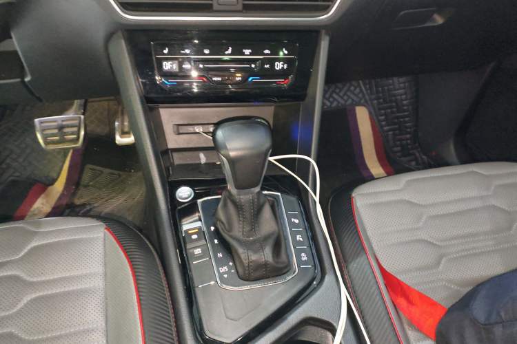 Used Volkswagen Tiguan L 2022 330TSI Automatic Two-Wheel Drive R-Line Flagship Edition