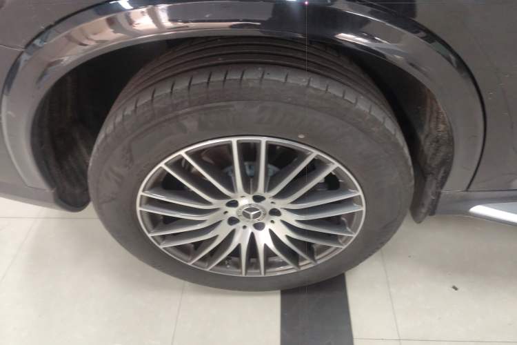 Used Mercedes-Benz GLC 2025 Refreshed GLC 300 L 4MATIC Dynamic Version 5 Seats Exterior 5