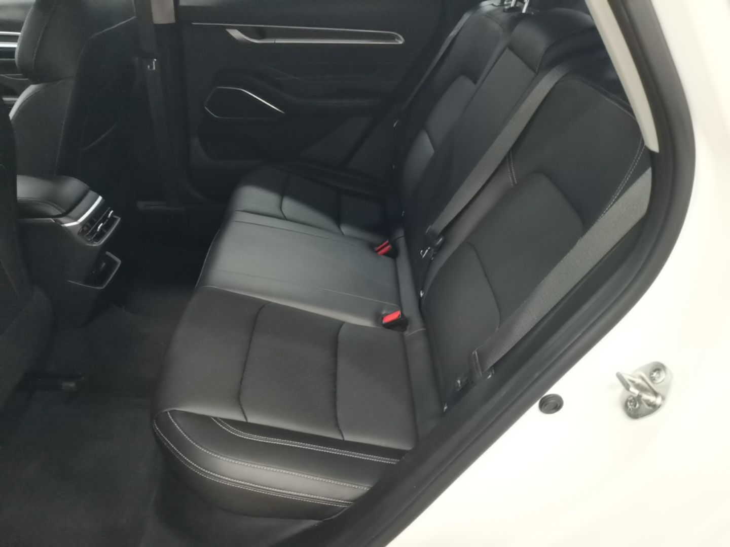 Geely Auto Emgrand 2022 4th Generation 1.5L CVT Luxury Model - Premium — снимка 20