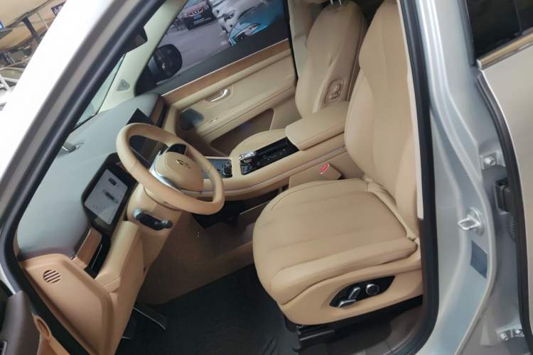 Used Hima AITO M7 2024 1.5T Intelligent Driving Rear-Drive Max Edition 6 Seats
