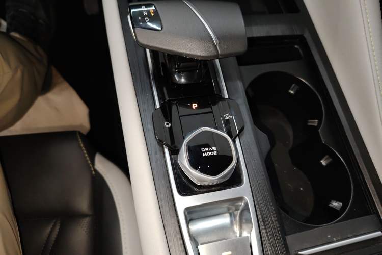 Used CHANGAN CS75 PLUS 2023 3rd Generation 1.5T Automatic Prestige Model
