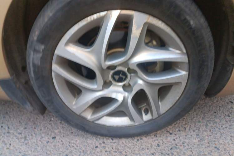 Used DS 5 2015 1.6T Elegant Edition THP160 Right Front Wheel Hub