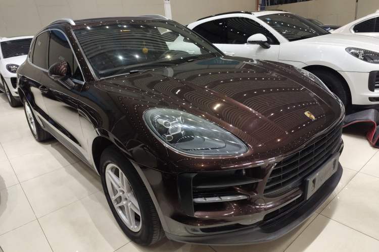 Used Porsche Macan 2018 Macan 2.0T Front Right 45 Deg