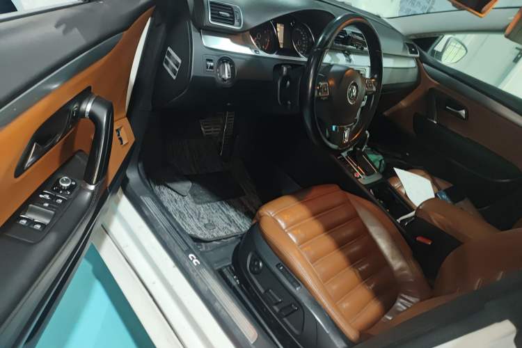 Used Volkswagen FAW-Volkswagen CC 2012 2.0 TSI Luxury Model Driver Seat