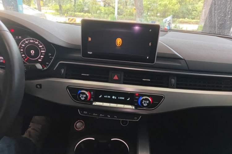 Used Audi A4L 2019 40 TFSI Fashion Edition China VI Emission Standard
