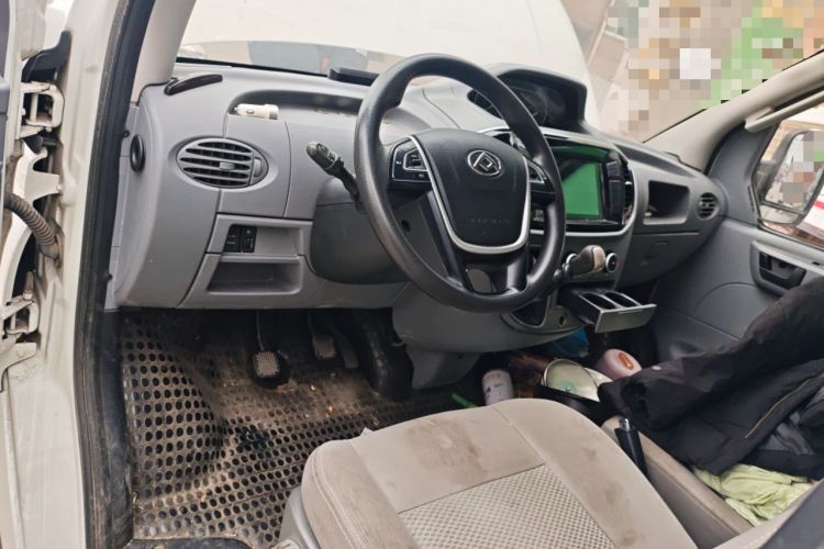 Used SAIC MAXUS Xintu V80 2020 2.5T Manual Classic City Delivery King Long Wheelbase Mid-Height 2/3 Seats
