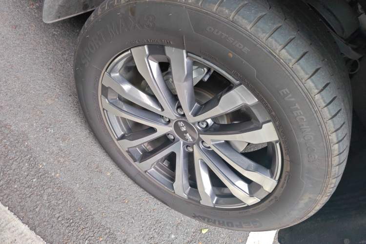 Used BAIC Off-Road BJ60 2022 2.0T Version 11 Five Seats Right Front Wheel Hub