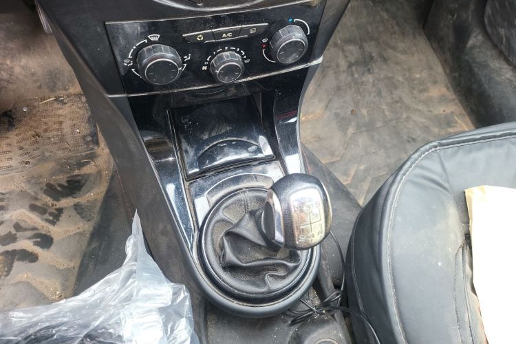 Used Citroen C-Quatre 2013 1.6L Manual Prestige CNG Model Gear Lever