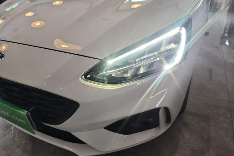 Used Ford Focus 2021 Hatchback EcoBoost 180 Automatic Titanium Edition