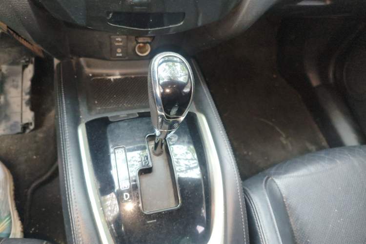Used Nissan X-Trail 2017 2.0L CVT Comfort Edition 2WD Gear Lever