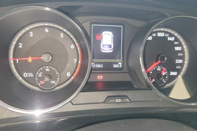 Used Volkswagen Tiguan L 2018 380TSI Automatic All-Wheel Drive Luxury Edition Odometer Close Up