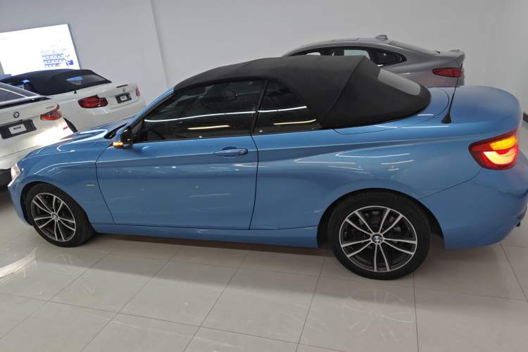Used BMW 2 Series 2018 220i Convertible Coupe Sports Design Package