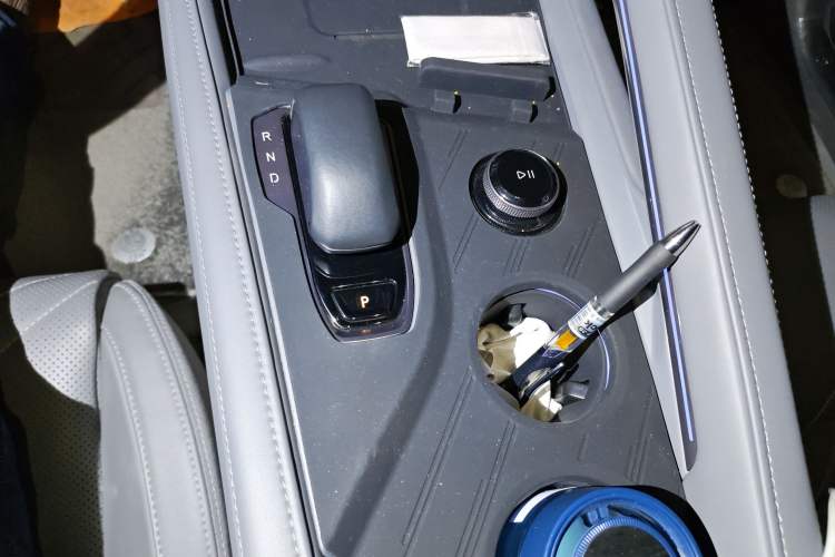 Used Zeekr 001 2025 WE Edition 95 kWh All-Wheel Drive Gear Lever