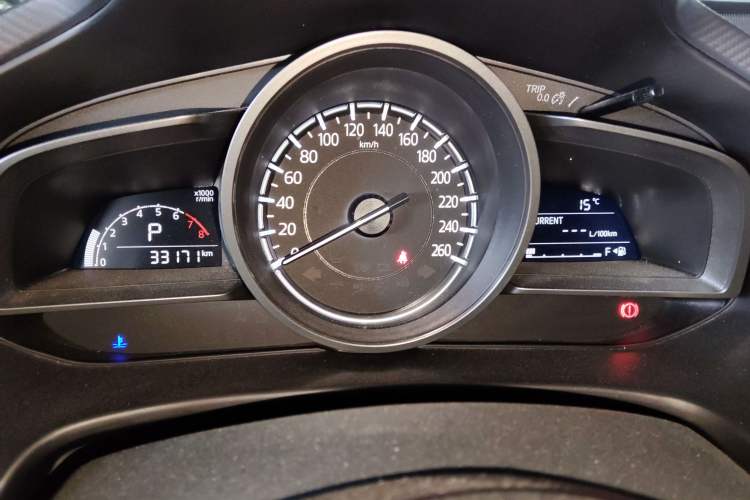 Used Mazda 3 Axela 2017 Hatchback 1.5L Automatic Comfort Model Emission Standard China V