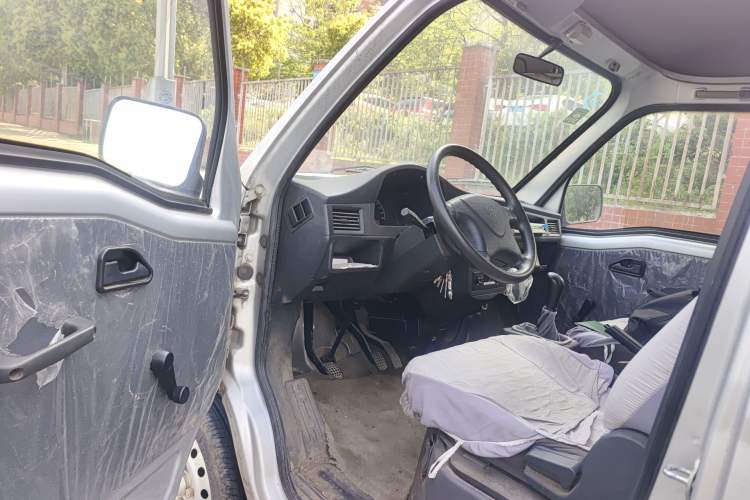 Used Wuling Zhiguang 2015 1.2L Standard Model LSI Driver Seat