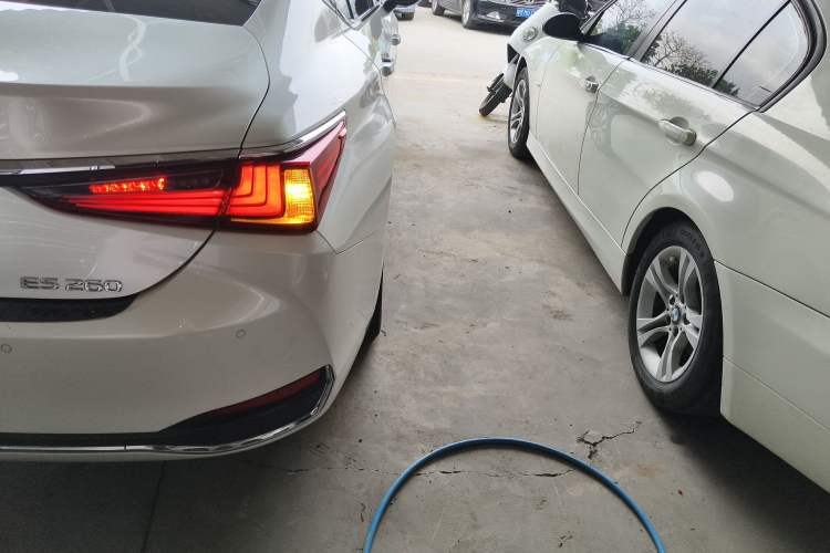 Used Lexus ES 2020 200 Excellence Edition Right Rear Taillight