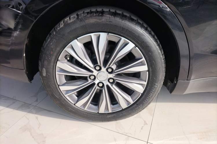 Used Hongqi E-QM5 2022 431 km Charge & Enjoy Edition
