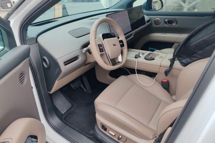 Used Li Auto i6 2025 Model Two-Wheel-Drive Standard Type