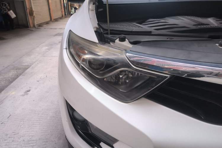 Used Soueast DX7 2015 1.5T Manual Elite Model Right Front Headlight