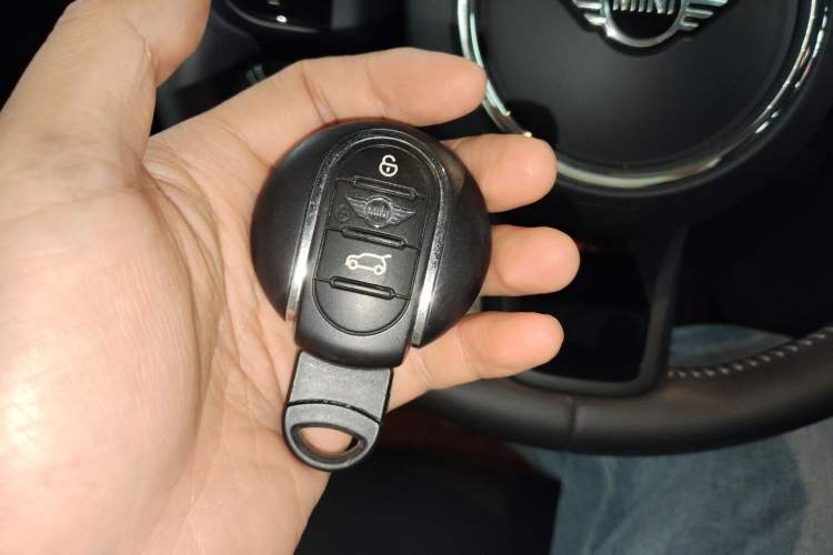Used MINI Clubman 2022 Facelift 1.5T COOPER Connoisseur