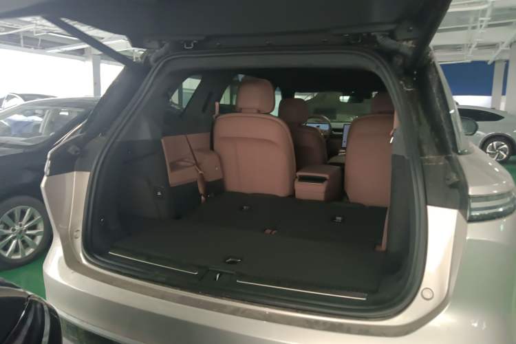 Used Nio ES8 2023 75 kWh Executive Edition
