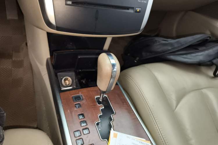 Used Nissan Teana 2006 230JK-S Comfort Sunroof Gear Lever