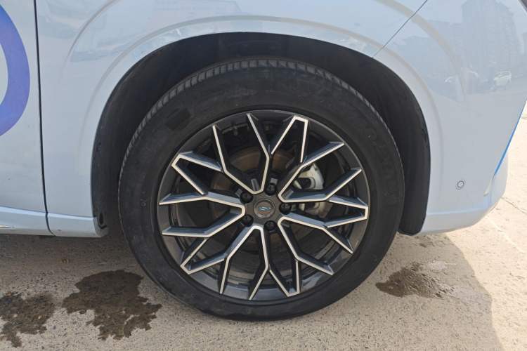 Used CHANGAN OSHAN Z6 New Energy 2022 Facelift Blue Whale iDD 150KM Flagship PLUS Smart Parking Edition Right Front Wheel Hub