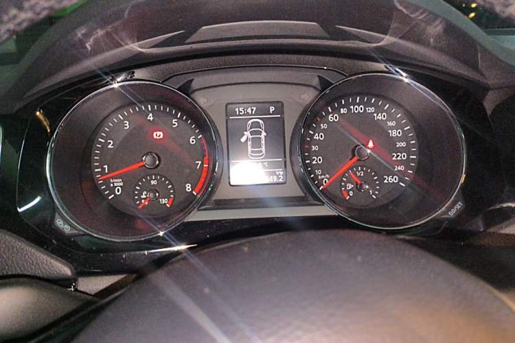 Used Volkswagen Sagitar 2015 230TSI Automatic Luxury Model Instrument Cluster