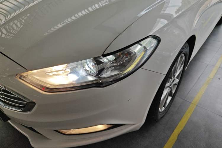 Used Ford Mondeo 2017 Facelifted EcoBoost 180 Fashion Edition Left Front Headlight