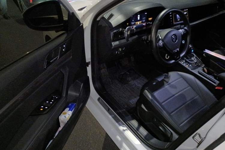 Used Volkswagen Lavida 2022 1.5L Automatic Comfort Edition
