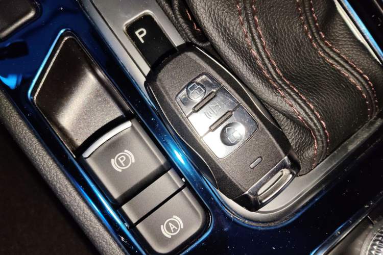 Used Haval H6 Coupe 2018 Red-Label 1.5T Automatic Two-Wheel Drive Ultra-Luxury Model Vehicle Key