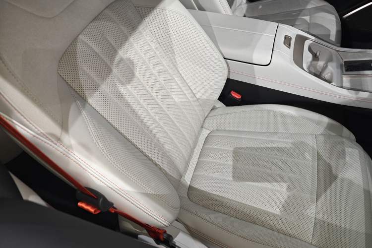 Used ONVO L60 2024 60 kWh Rear-Drive Version
