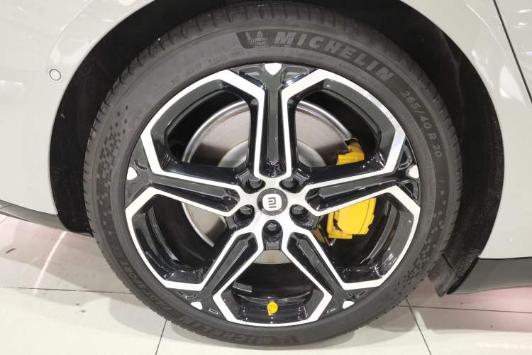 Used Xiaomi Auto SU7 2024 Four-Wheel Drive Ultra-Long Range Advanced Intelligent Driving Max Edition