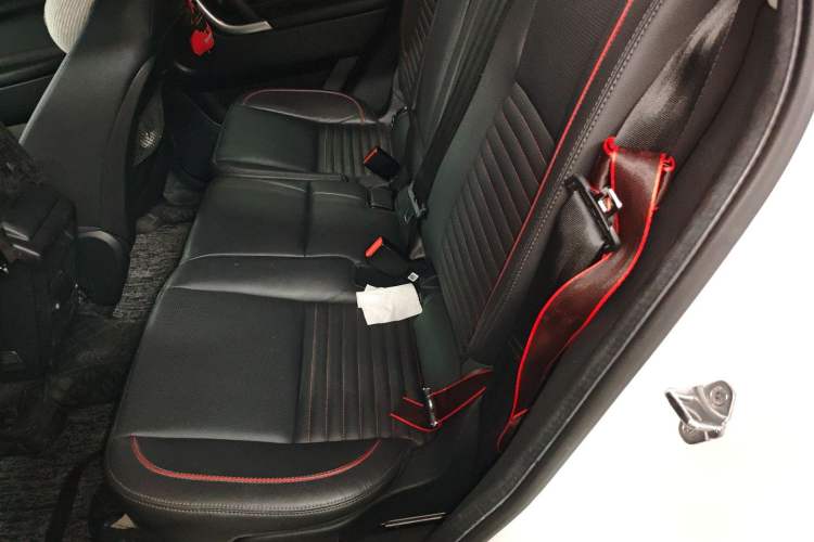 Used Land Rover Discovery Sport 2019 240 PS SE Dynamic Version China VI Standard