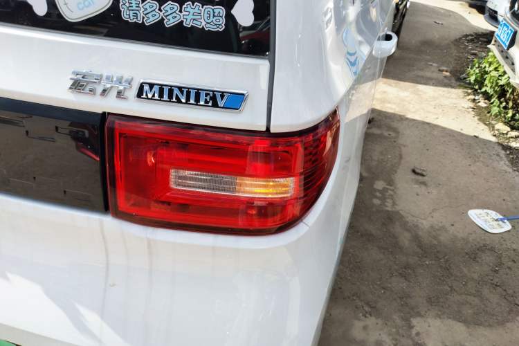 Used Wuling Hongguang MINIEV 2022 Easy Version Lithium Iron Phosphate