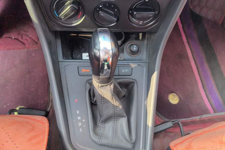 Used Volkswagen Lavida 2019 Lavida Start 1.5L Automatic Trendy Version China VI Standard Gear Lever