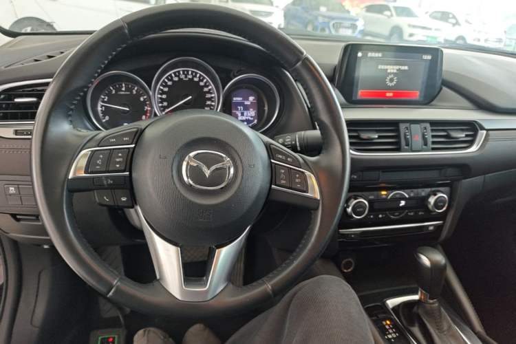 Used Mazda Atenza 2017 2.0L Blue Sky Luxury Edition Center Console