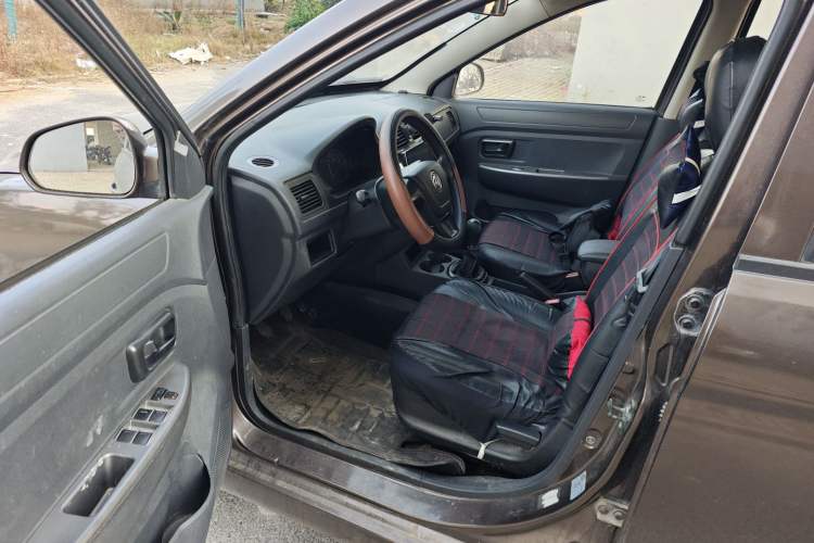 Used Dongfeng Fengon 330 2014 1.5L Manual Standard Edition DK15-02